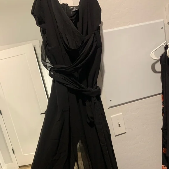 City Chic black overlay jumpsuit - Picture 3 of 4